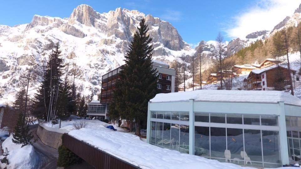Hotel Regina Terme ลอยเคอร์บัด ภายนอก รูปภาพ