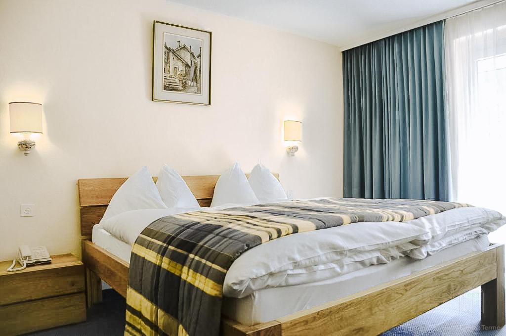 Hotel Regina Terme ลอยเคอร์บัด ภายนอก รูปภาพ
